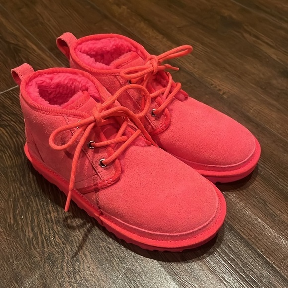 NWT UGG Neumel Boots! - Picture 6 of 9